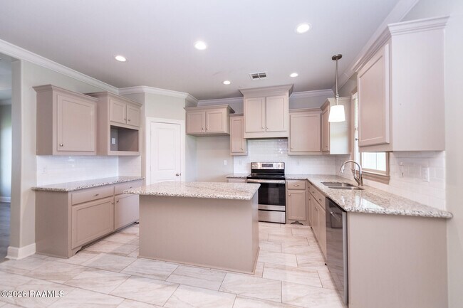 Foto del edificio - 468 Montgomery Rd