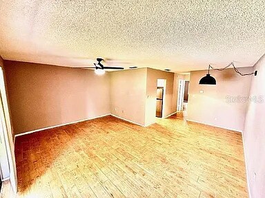 Foto del edificio - 296 Lewfield Cir