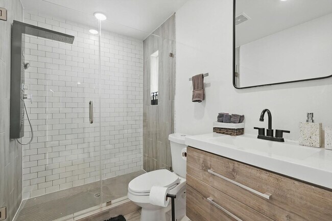 Building Photo - 4416 San Jacinto St