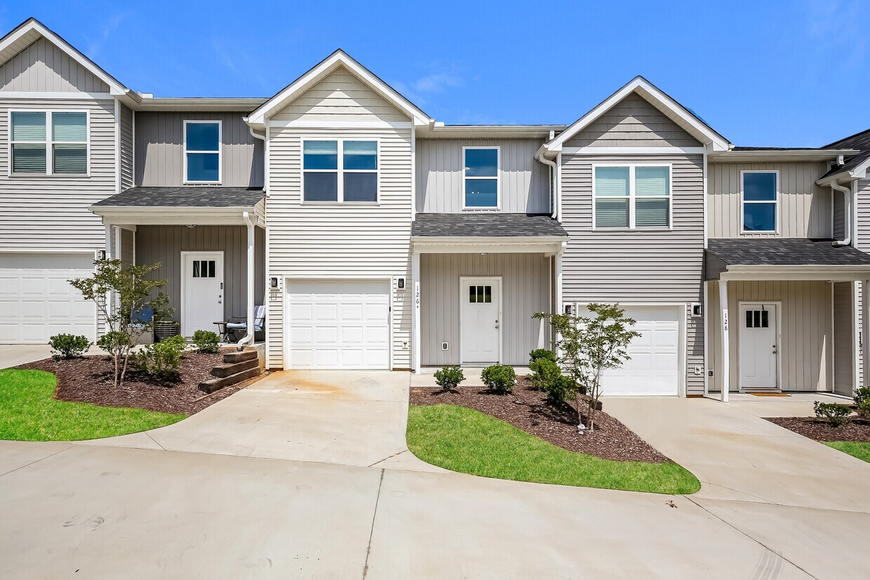 Primary Photo - 126 Cannon Creek Drive, Duncan, SC