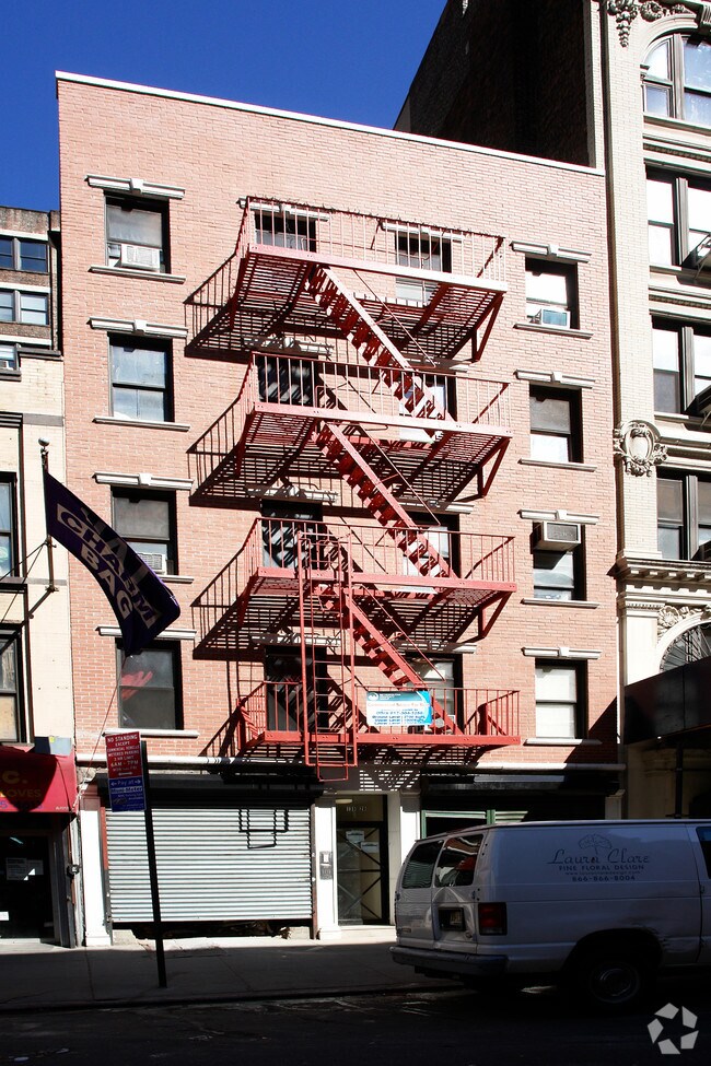 Foto del edificio - 135 W 28th St