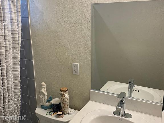 Building Photo - 3 br, 2 bath House - 2731 Havasupai Ave
