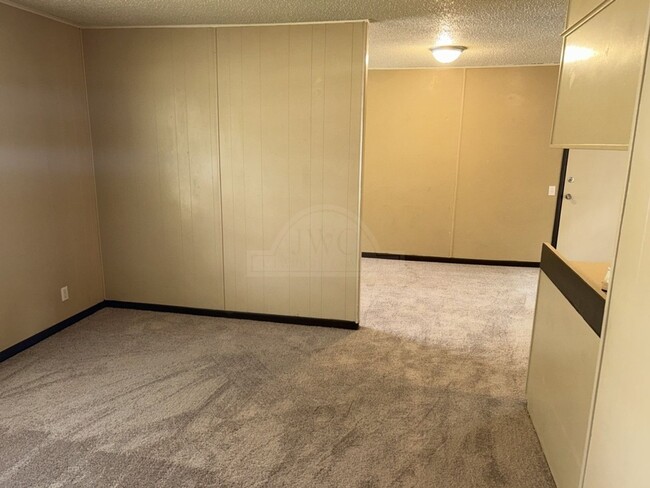 Building Photo - 1302 Becker Dr