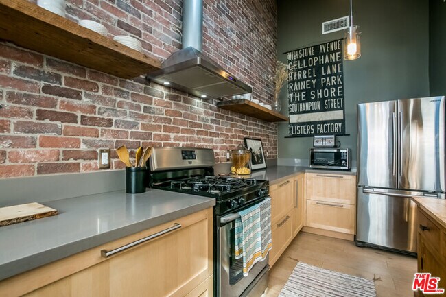 Foto del edificio - 4088 Redwood Ave