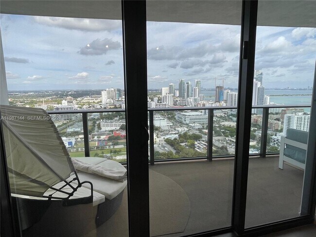 Building Photo - 1600 NE 1st Ave