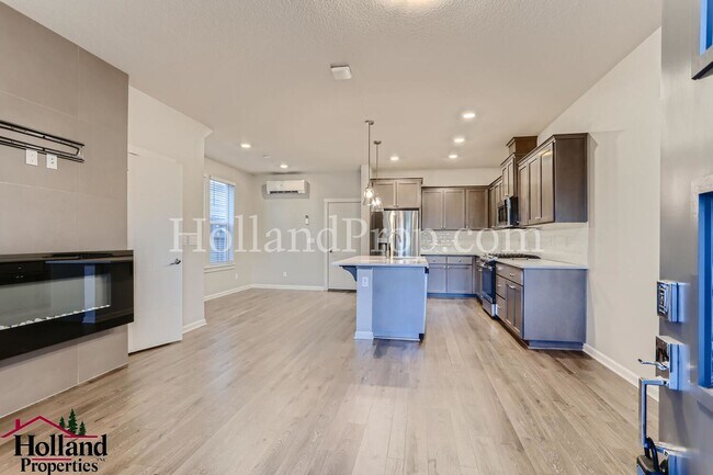 Building Photo - ** COMING SOON ** - Beautiful 3 Bed 2.5 Ba...