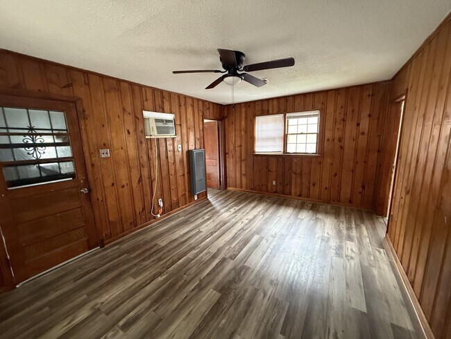 Building Photo - 1197 Dovecrest Rd