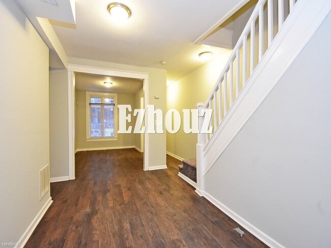 Building Photo - 3 br, 1 bath House - 1623 E 30th St