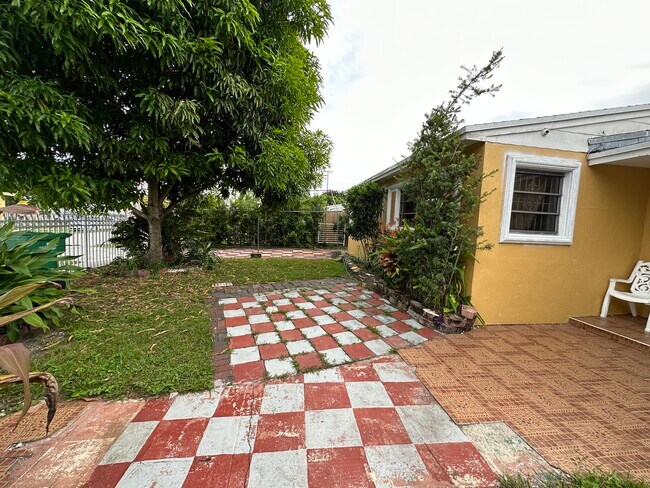 Building Photo - 19530 NW 11th Ave