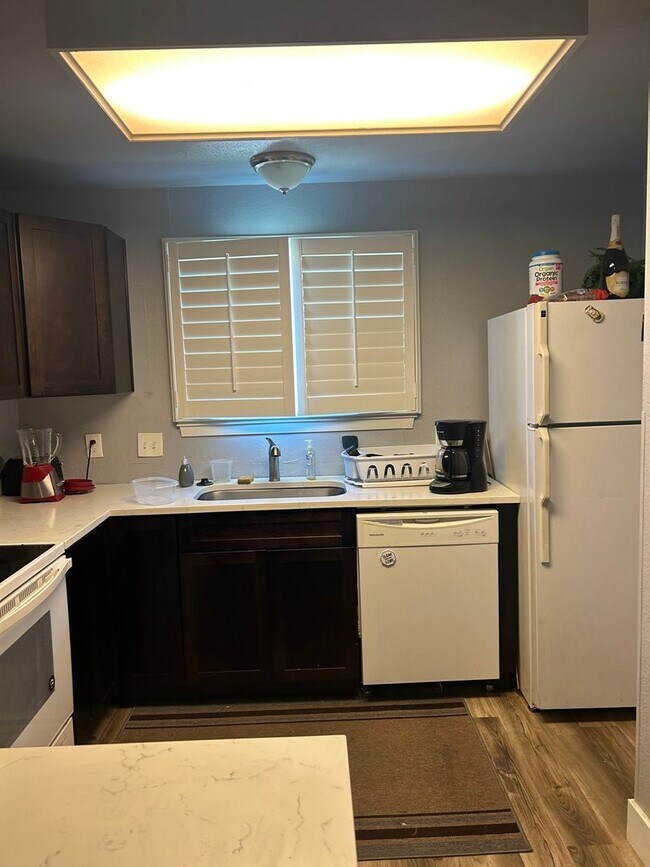Building Photo - 3 Bedroom Townhome in Westminster