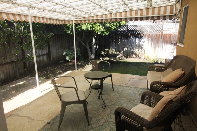 Building Photo - 12305 Laurel Terrace Dr