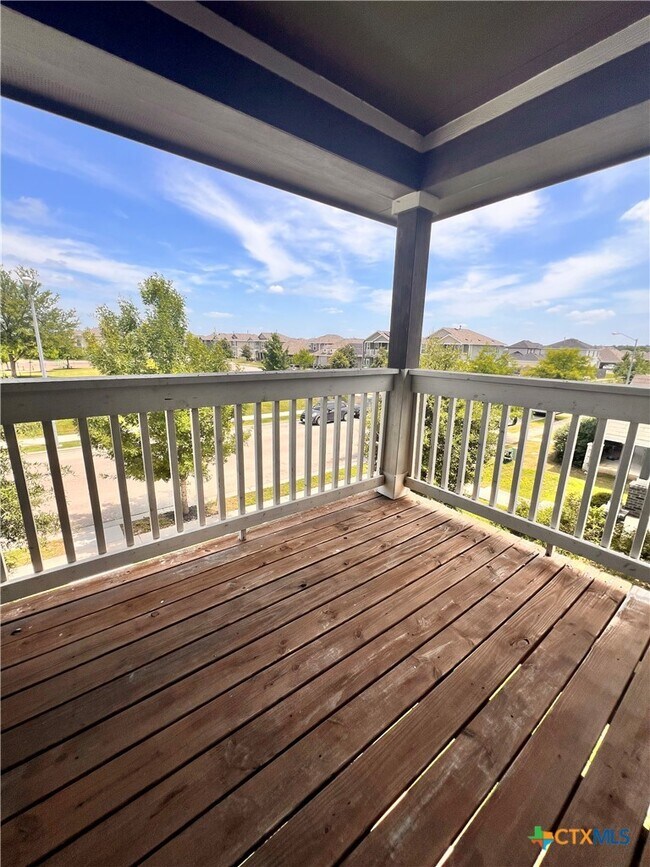 Building Photo - 100 Clearlake Dr