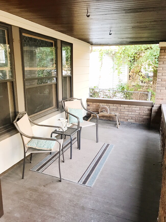 Building Photo - 2026 Lewis Dr