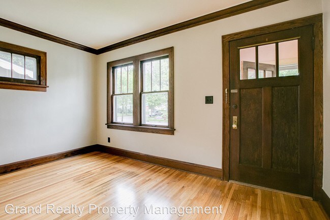 Foto del edificio - 3039 35th Ave S