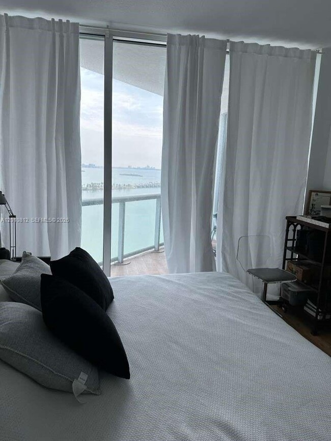Foto del edificio - 480 NE 30th St