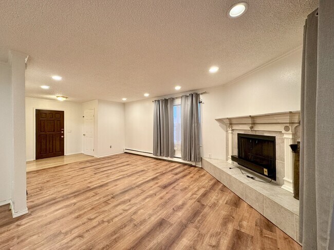 Foto del edificio - 8224 Poplar Ave