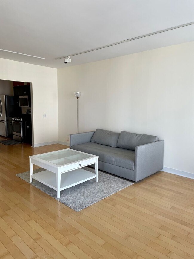 Foto del edificio - Luxury 1bed/1bath AVAILABLE in the LOOP