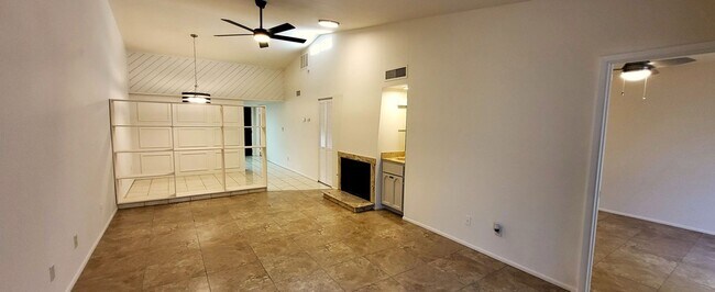 Building Photo - 2117 W Missouri Ave