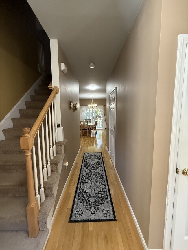 Foto del edificio - 5 Equestrian Ln