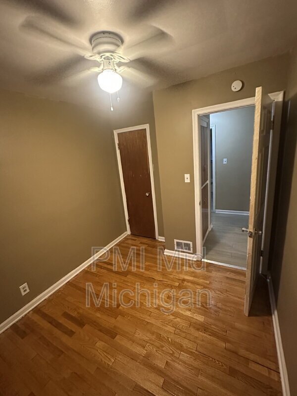 Foto del edificio - 1436 Berrywood Ln