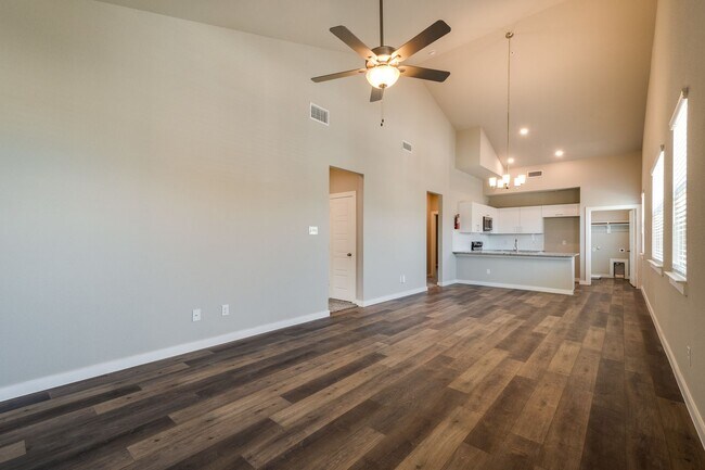 Foto del edificio - GORGEOUS 2 BEDROOM FOUR PLEX LOCATED IN MI...