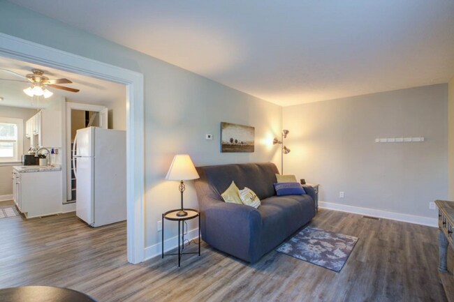 Foto del edificio - 115 Gillette Ave