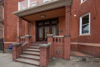 Building Photo - 71 Summit Ave