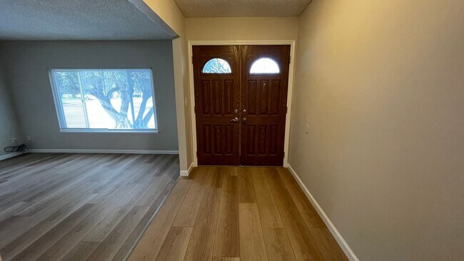 Foto del edificio - Beautifully updated 3 bedroom, 2 bathroom home in Bay Point