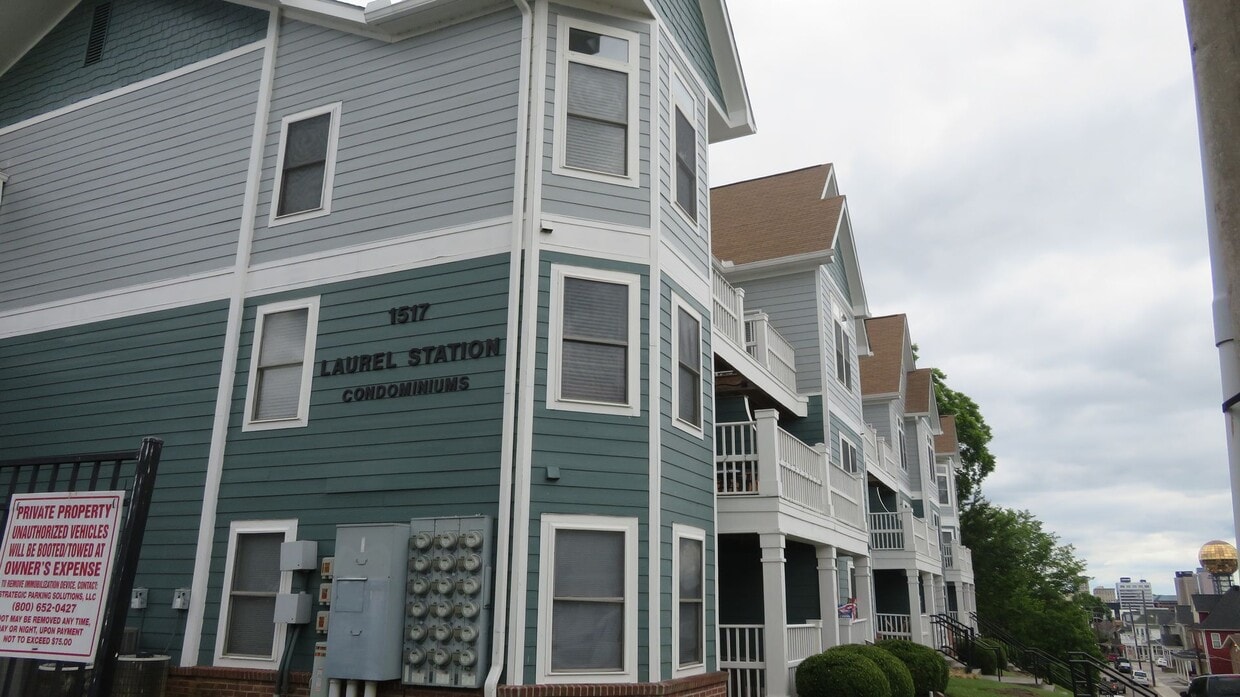 Foto principal - Great unit at LAUREL STATION for $3300 - monthly rent includes two assigned parking spaces!