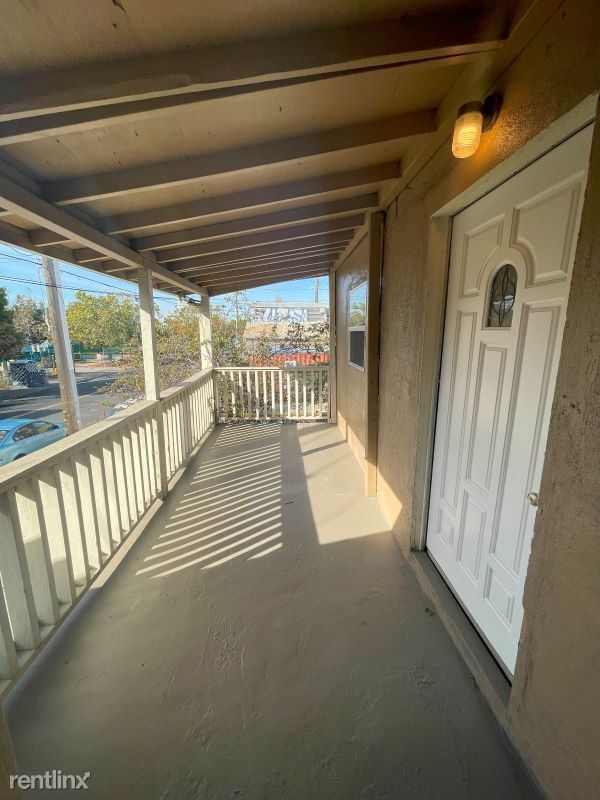 Building Photo - 3 br, 1 bath Duplex - 1438 3rd St Uppr Uni...