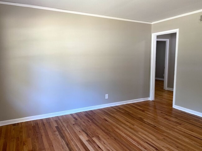 Building Photo - Handsome 3-bedroom just for you !