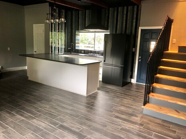 Foto del edificio - 2631 Jones Rd