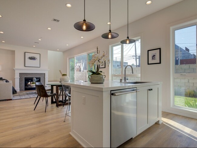 Building Photo - Fantastic 2 Story Farm House style Home wi...