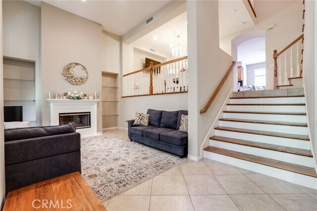Building Photo - 6251 Pacific Pointe Dr