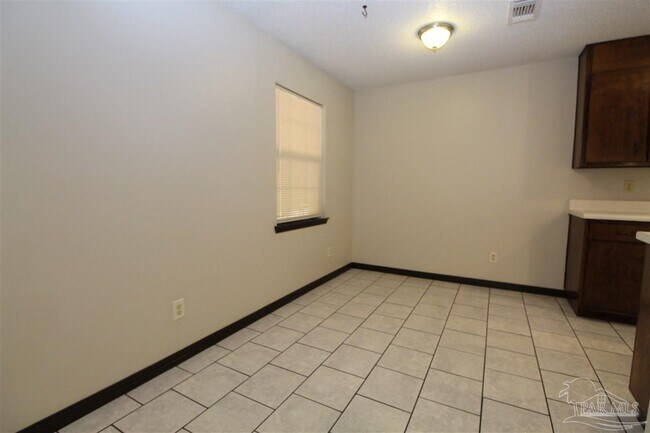 Building Photo - 6498 Colonial Dr