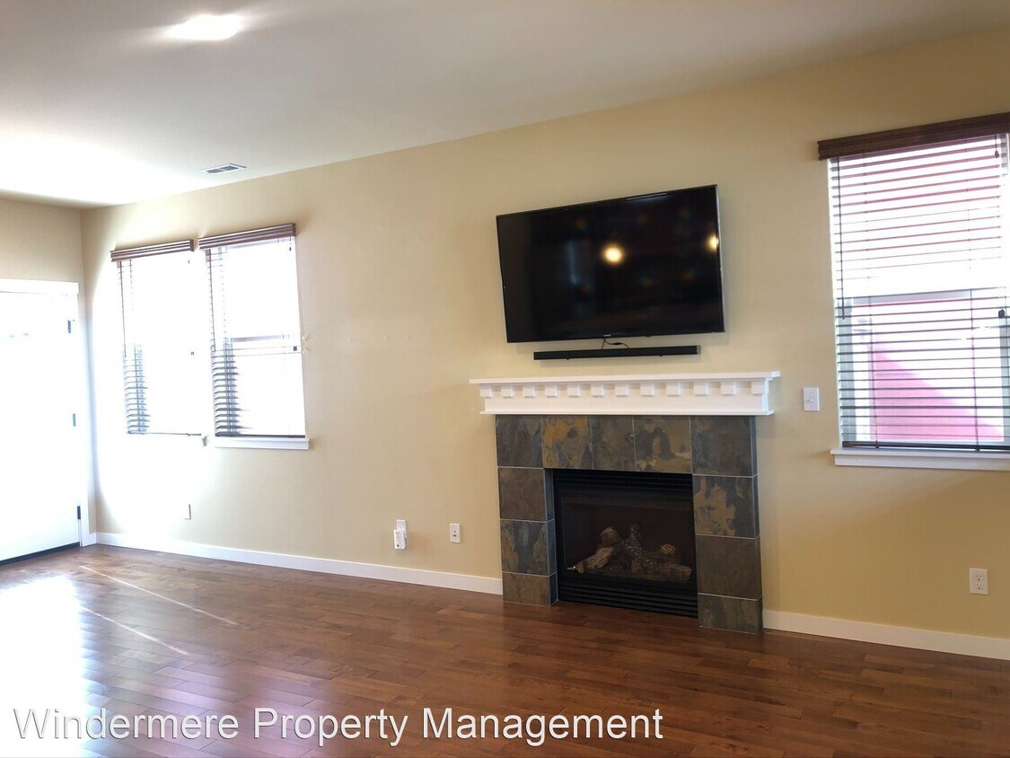 Primary Photo - 3 br, 2.5 bath House - 4559 NW Atwater Loop