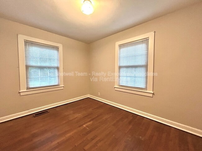 Foto del edificio - 4403 Cypress Ln SW