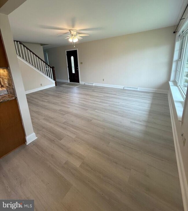 Building Photo - 525 Lee Rd