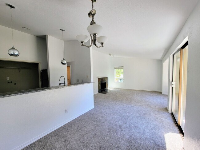 Foto del edificio - Newly updated condo in Sunn Fjord, close to everything!