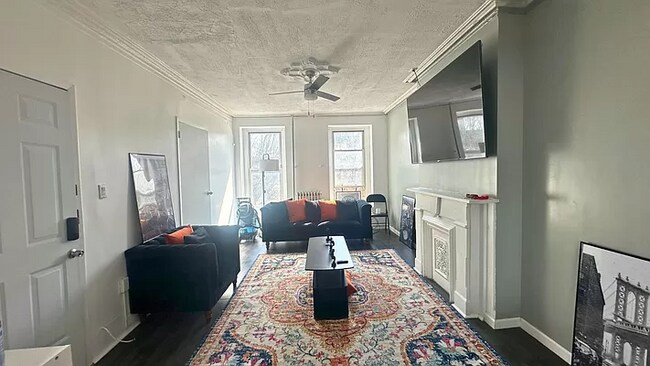 Building Photo - 735A Quincy St