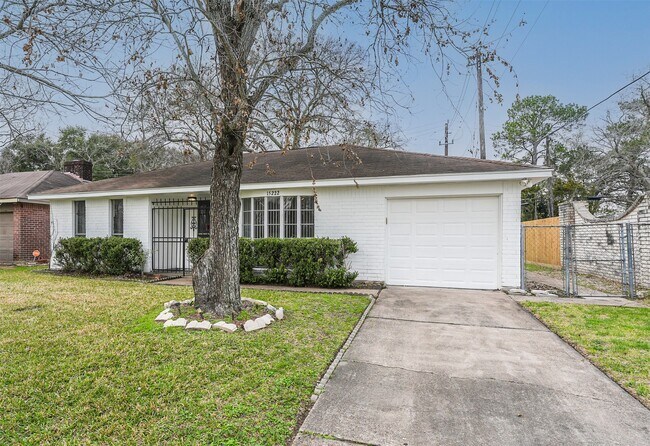 Foto del edificio - 15222 Wickbriar Dr