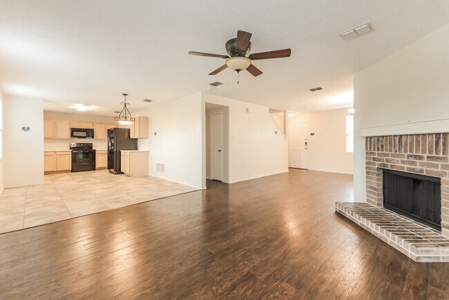 Building Photo - 1126 Annie Oakley Dr