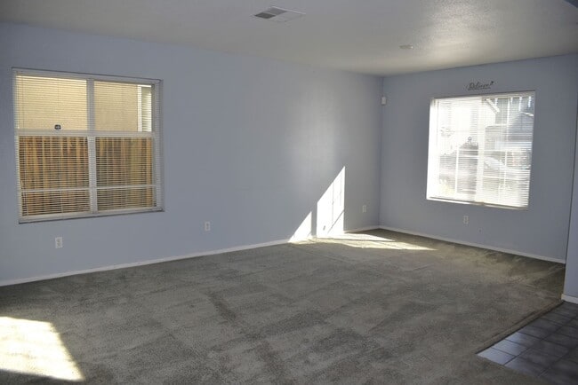 Foto del edificio - Resident Benefit Package Property