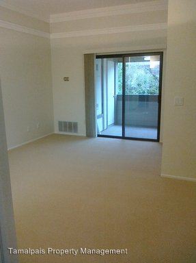 Building Photo - 30 Village Cir