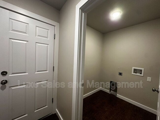 Building Photo - 1419 MacAlpine St