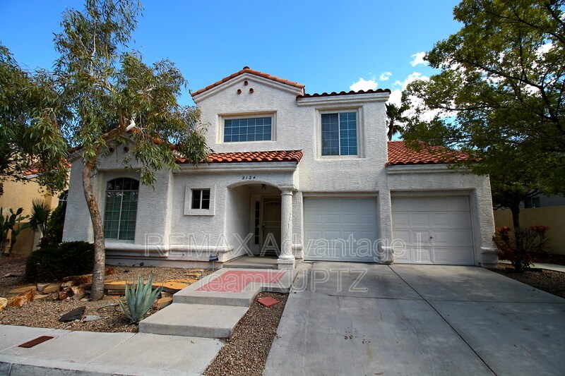 Primary Photo - 2124 Desert Pines St