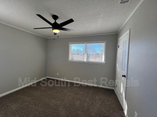 Building Photo - 178 Jeanne Dr