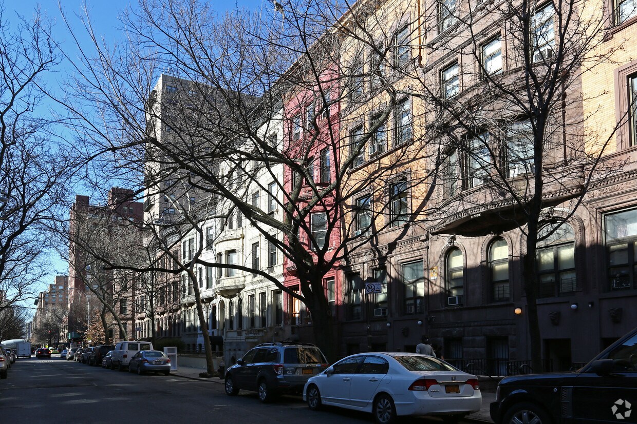 Building Photo - 53 W 89th St