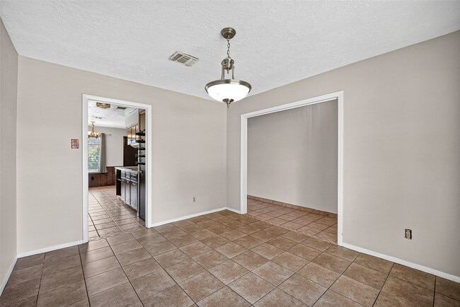 Building Photo - 3602 Cedarcrest Dr