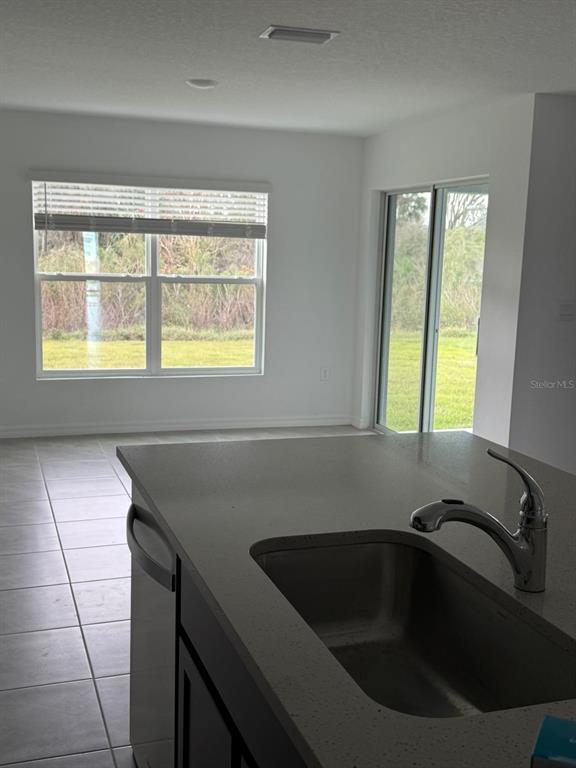 Foto del edificio - 1824 Tahitian Sunrise Dr